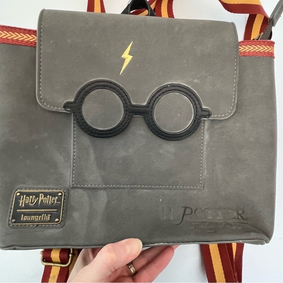 Loungefly RARE Harry Potter Gray Convertible Gryffindor Backpack Hogwarts main image 10